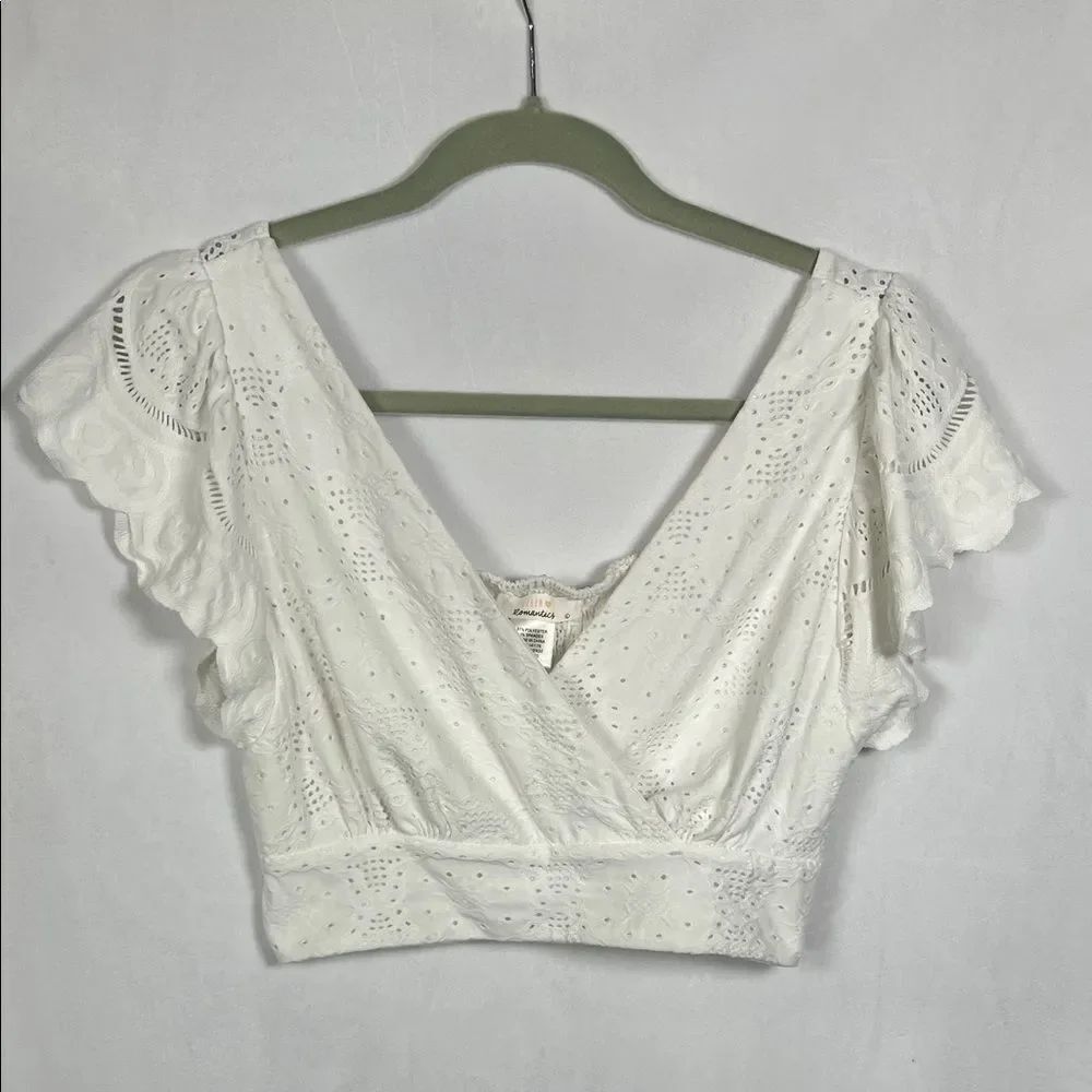 Urban Romantics Lace Crop Top size Large White